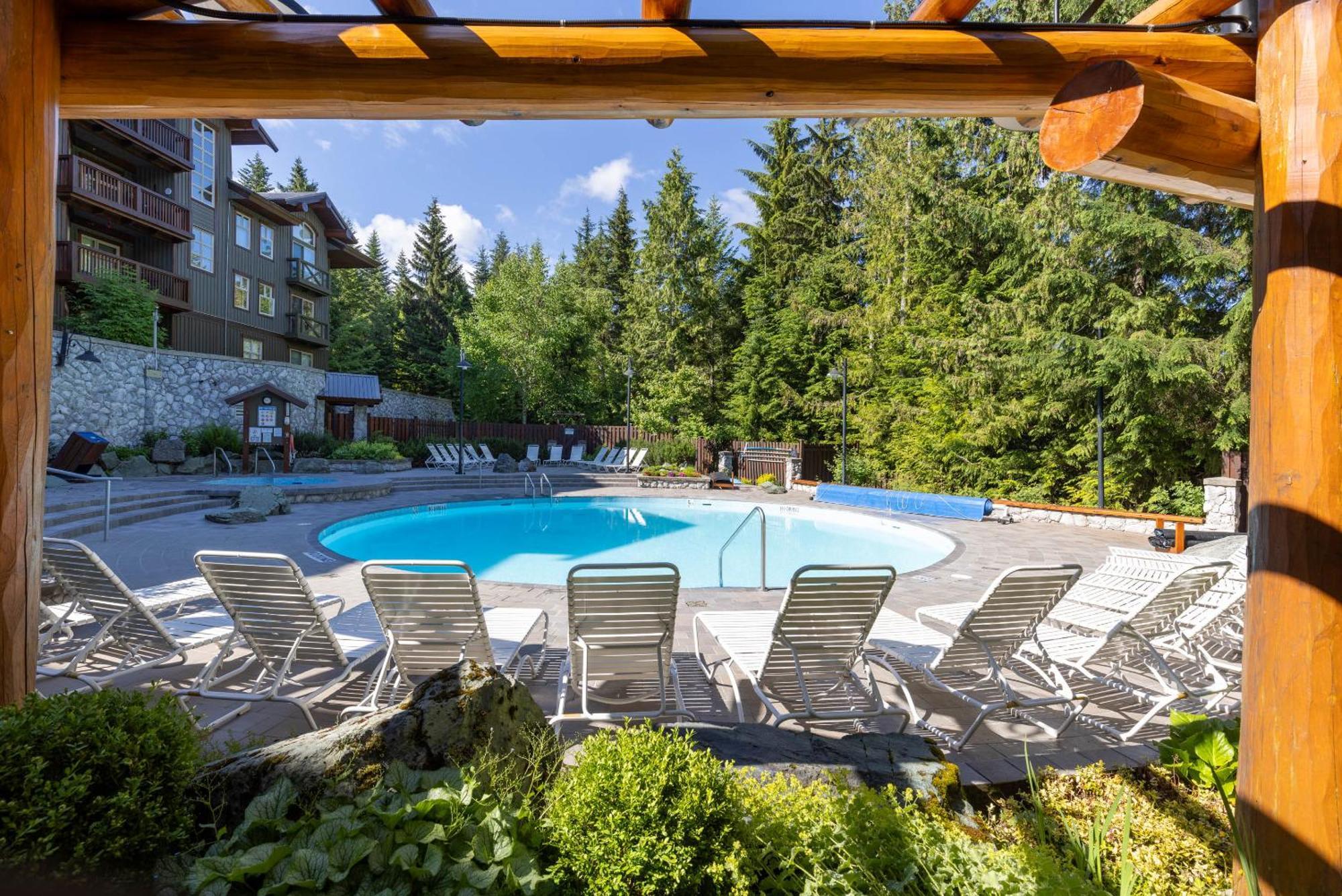 Lost Lake Lodge By Whistler Premier Exterior photo